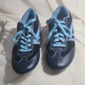Wanted Sizzle Women's Athletic Shoes Navy and Light Blue Size 10